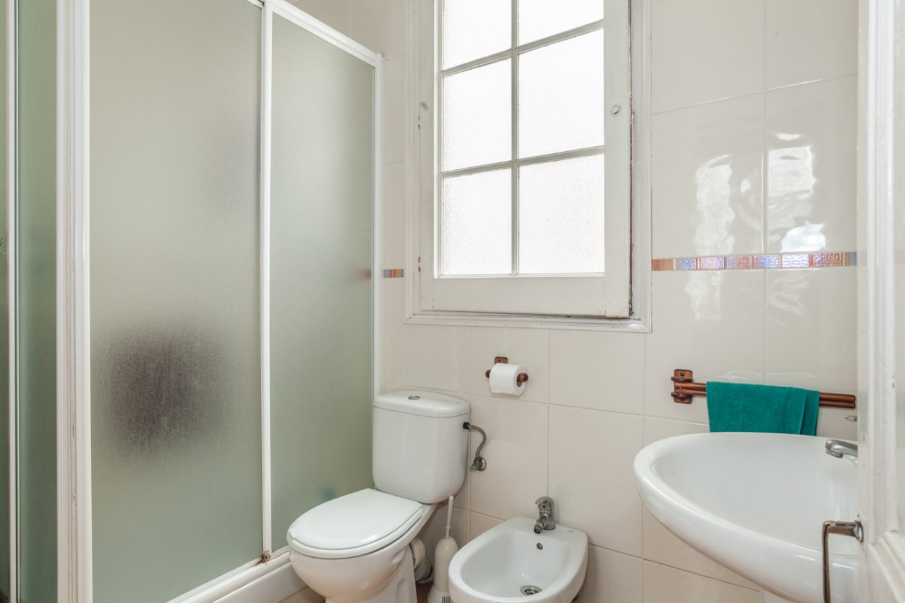 Light, spacious and quiet flat in el Raval