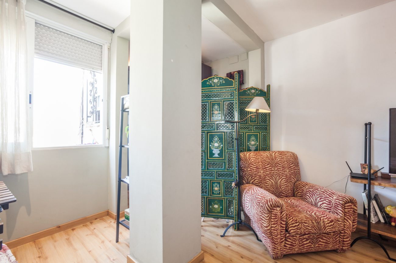 Attic flat with terrace in the coolest district of Barcelona