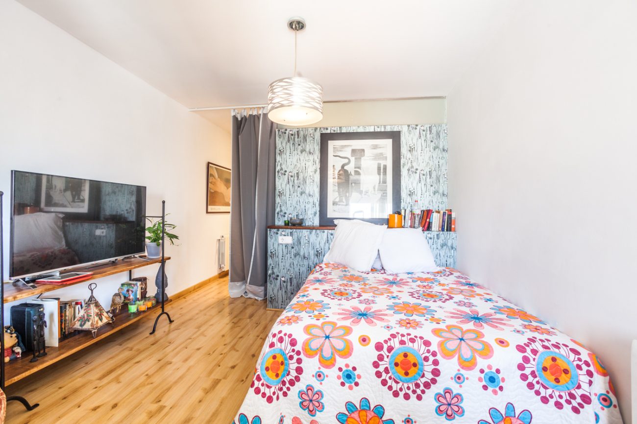 Attic flat with terrace in the coolest district of Barcelona