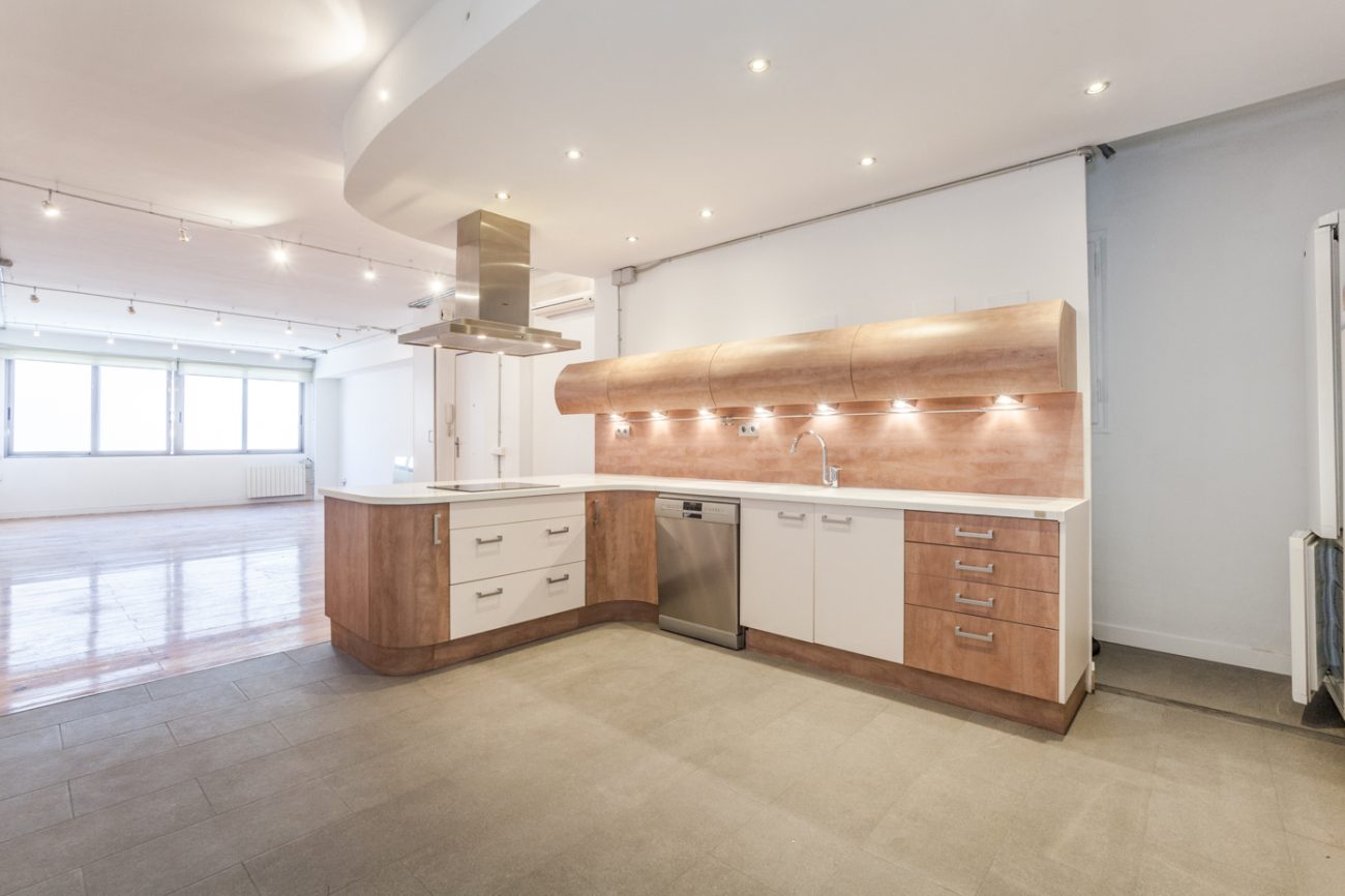 Loft in Valencia street (Eixample Dret) in rent