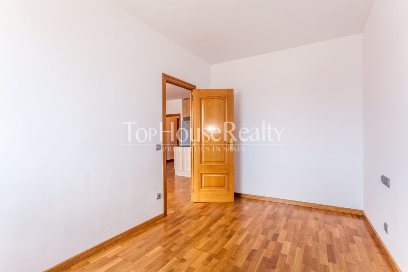 Spectacular and unique attic flat in Eixample Dret