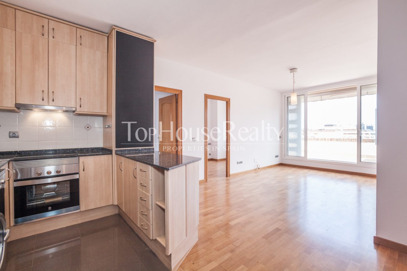 Spectacular and unique attic flat in Eixample Dret