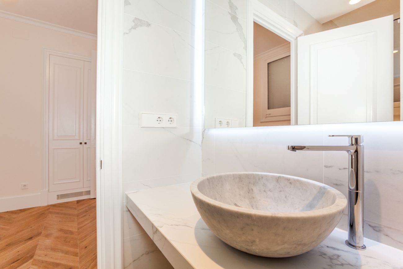 Centric apartment in a listed Modernist building
