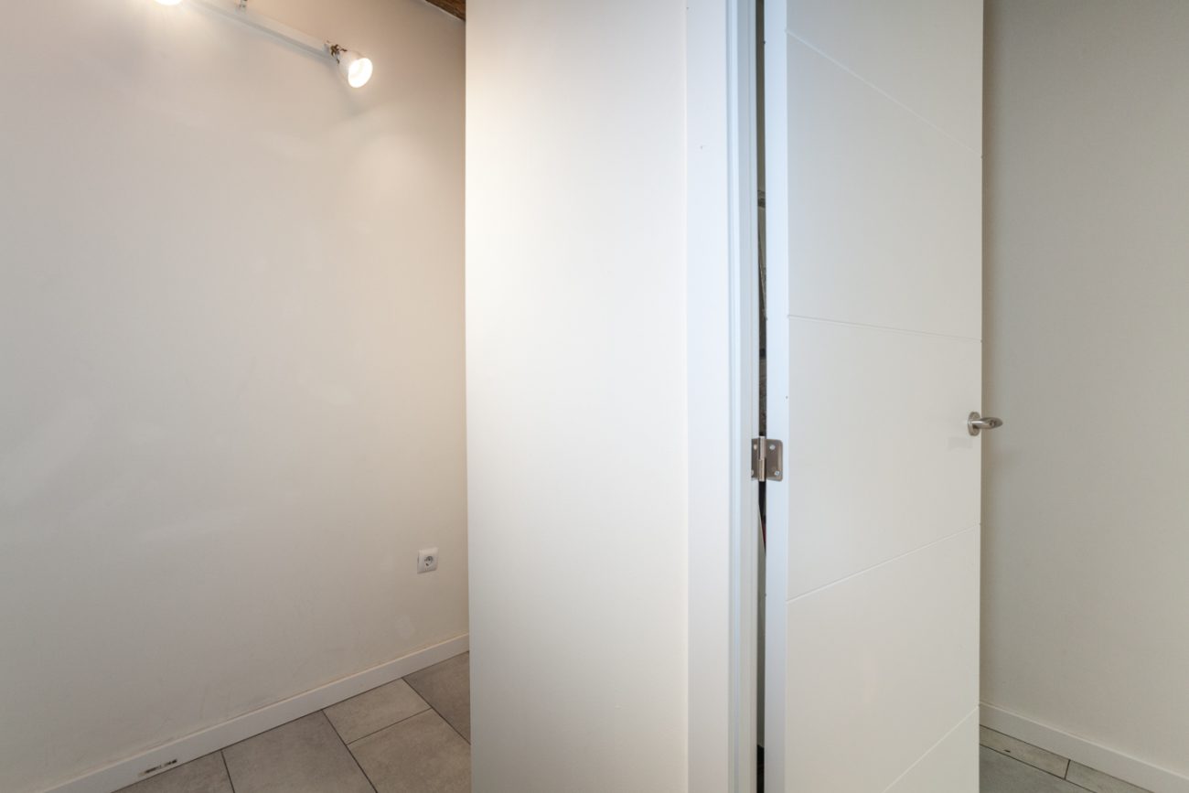 Light apartment in the Old Town of Barcelona