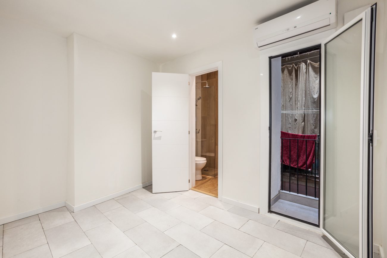 Light apartment in the Old Town of Barcelona