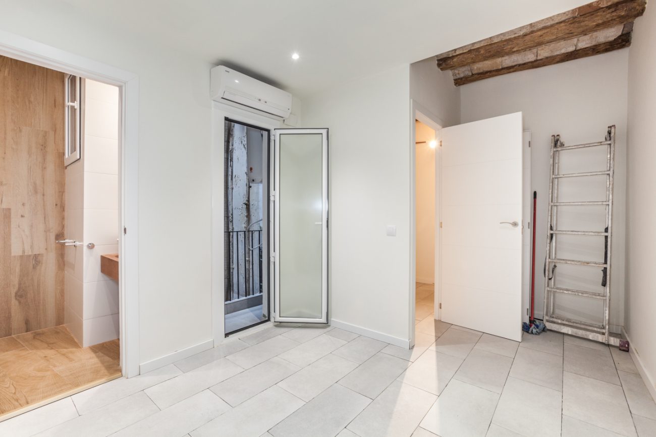 Light apartment in the Old Town of Barcelona