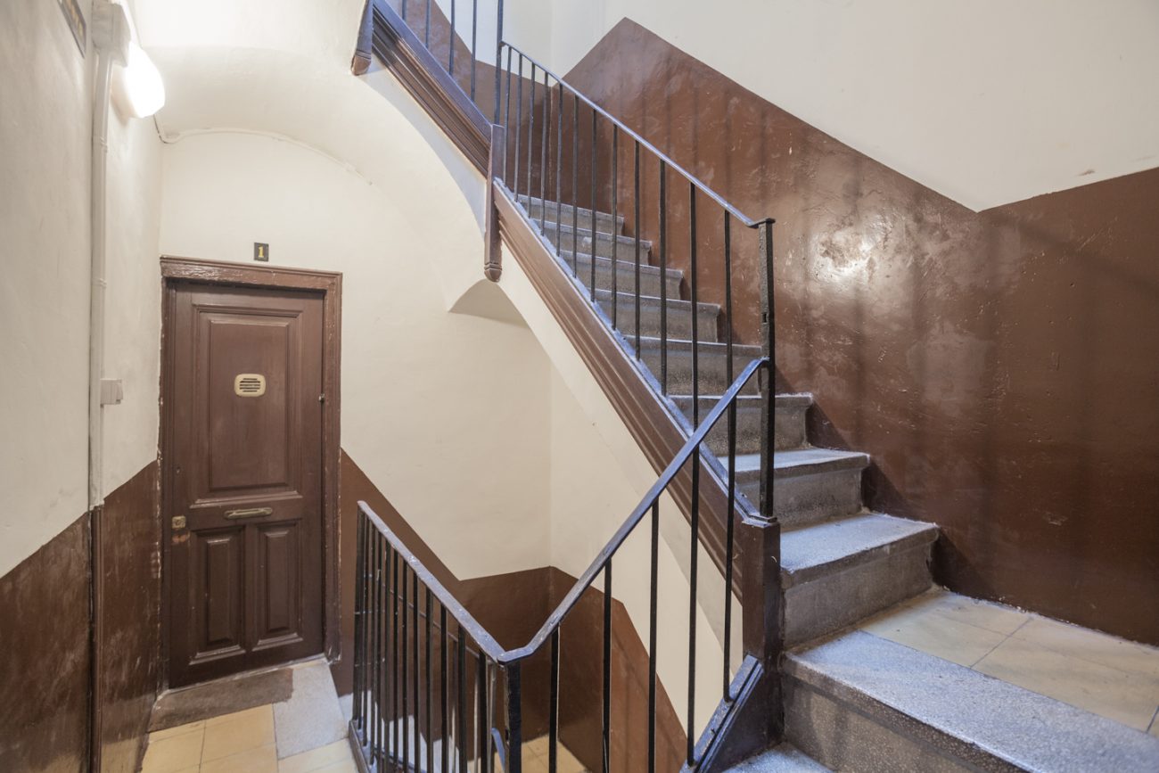 Light apartment in the Old Town of Barcelona