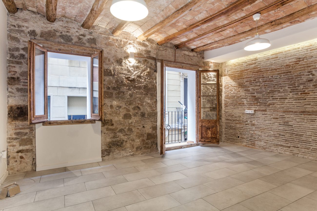 Light apartment in the Old Town of Barcelona
