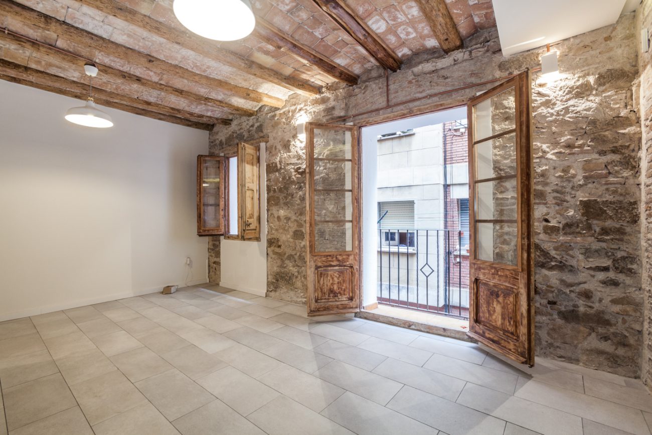 Light apartment in the Old Town of Barcelona