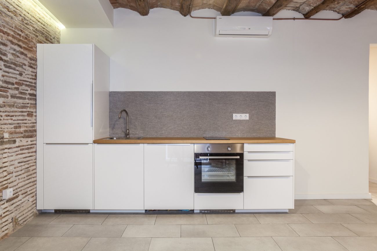 Light apartment in the Old Town of Barcelona