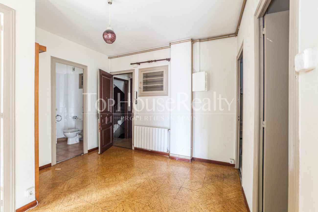 Charismatic flat for sale in Gracia