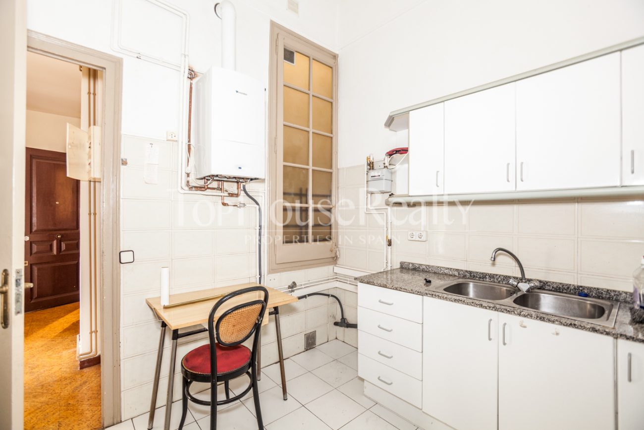 Charismatic flat for sale in Gracia