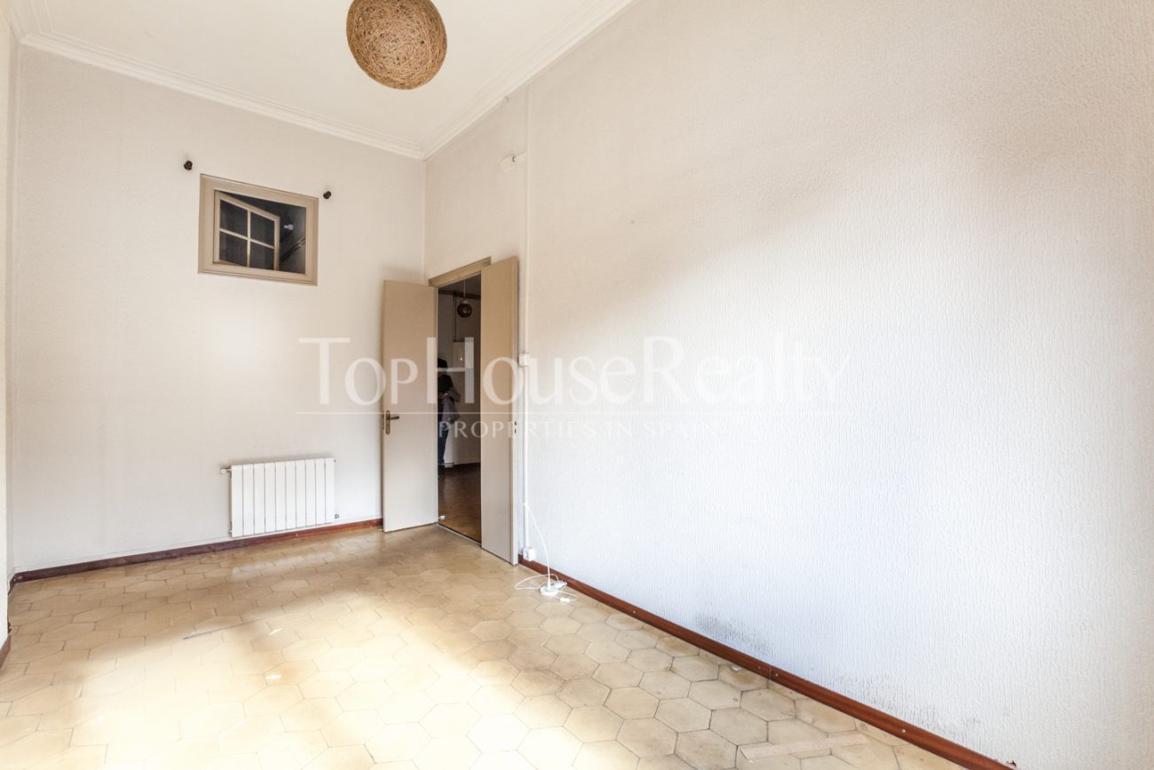 Charismatic flat for sale in Gracia