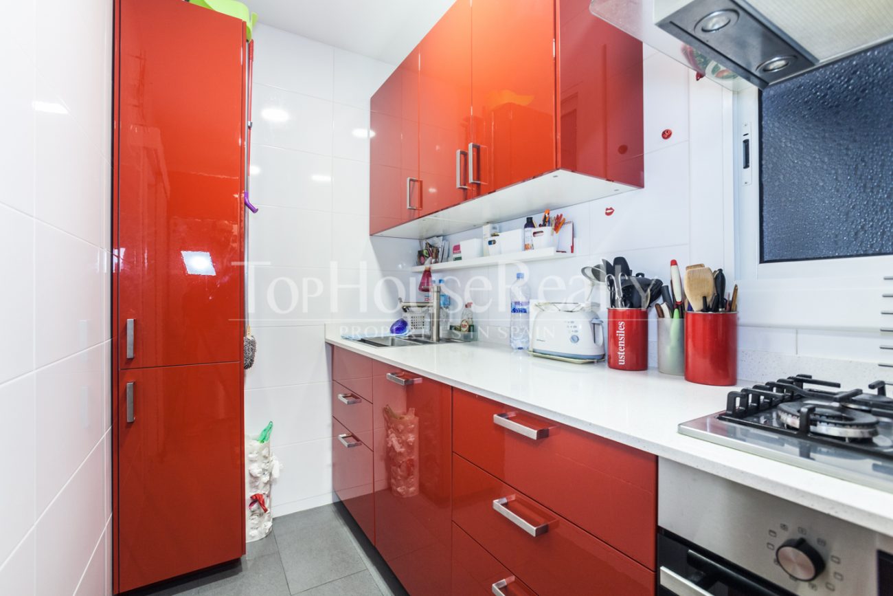 Centric and quiet flat