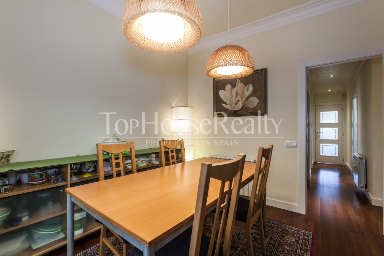 Centric and quiet flat