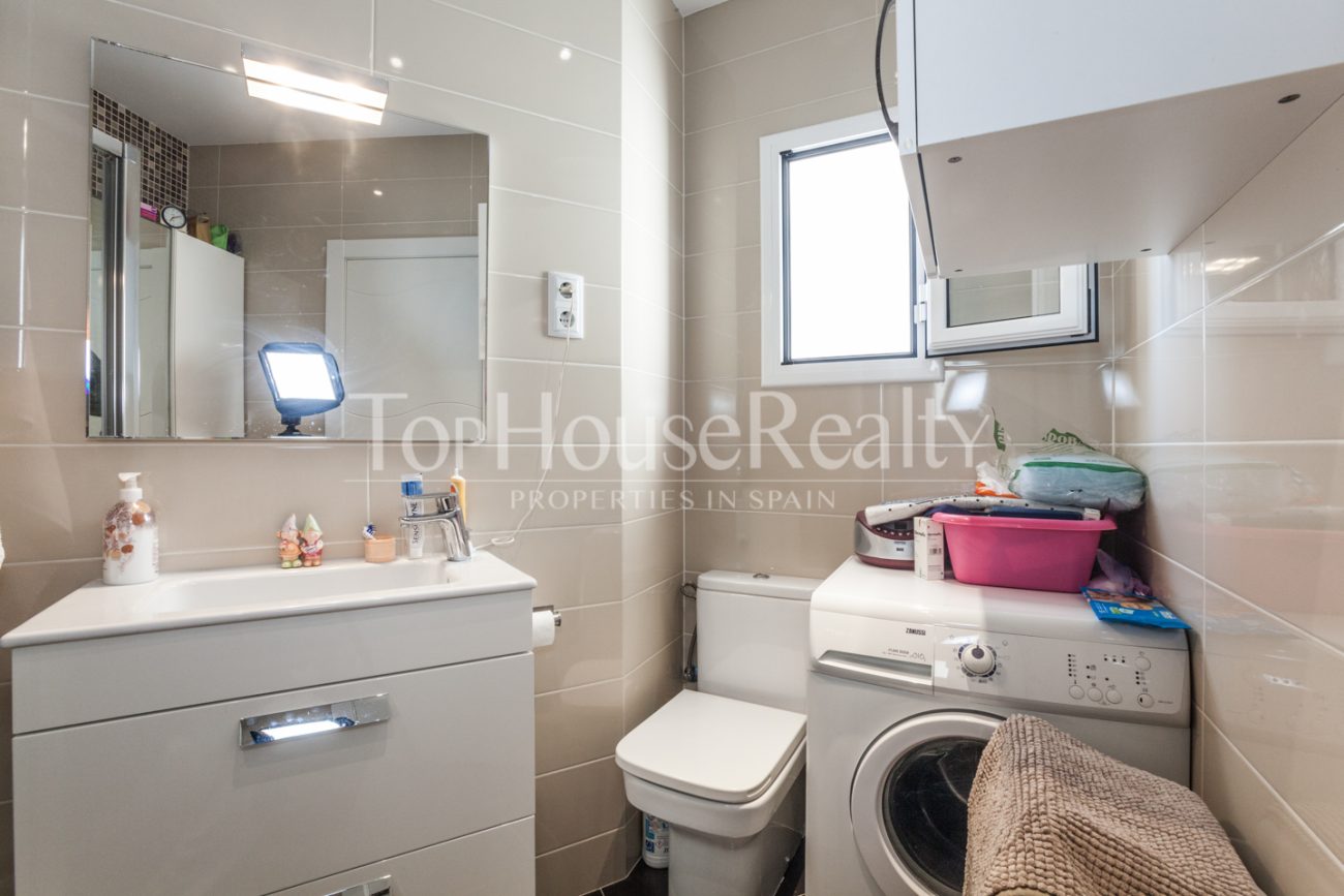 Centric and quiet flat