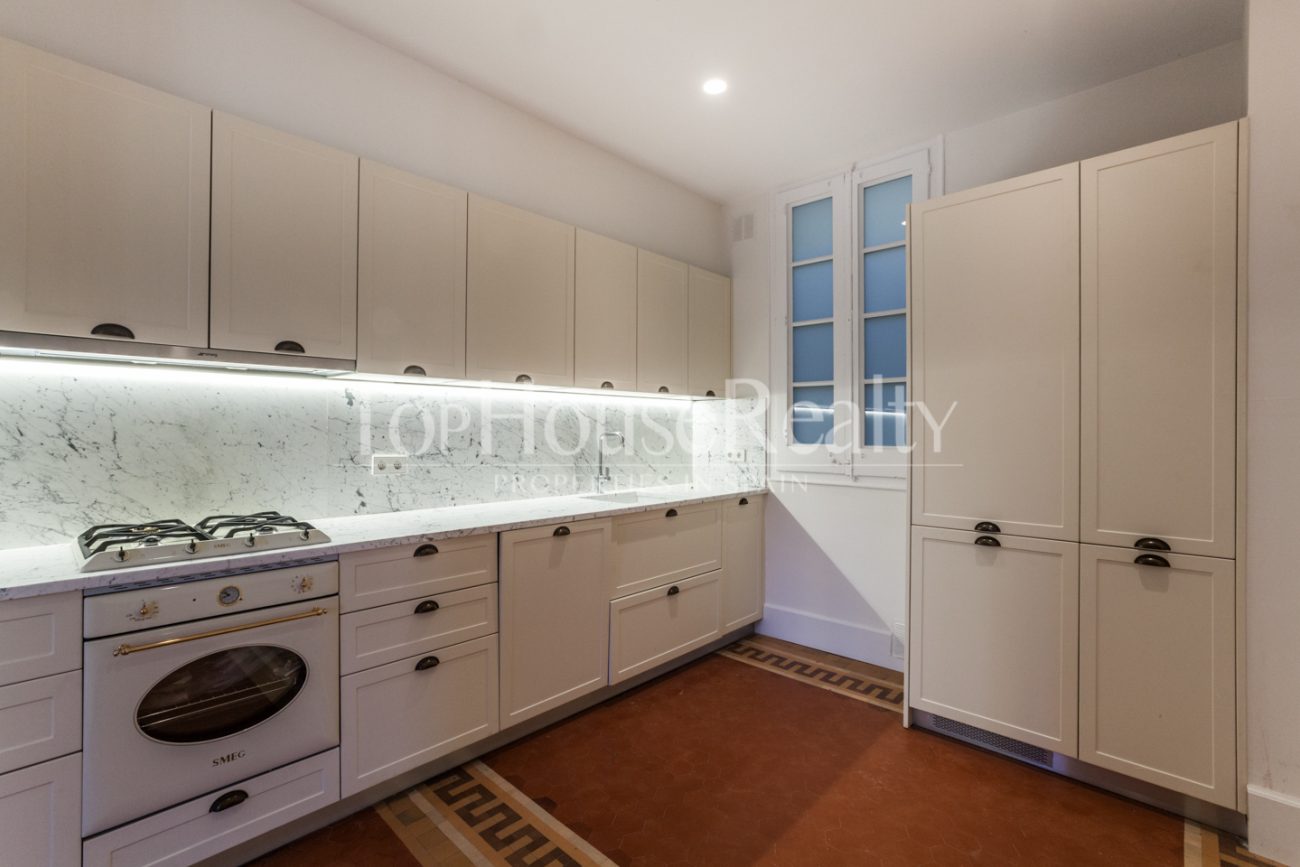 Stately flat on Gran Via