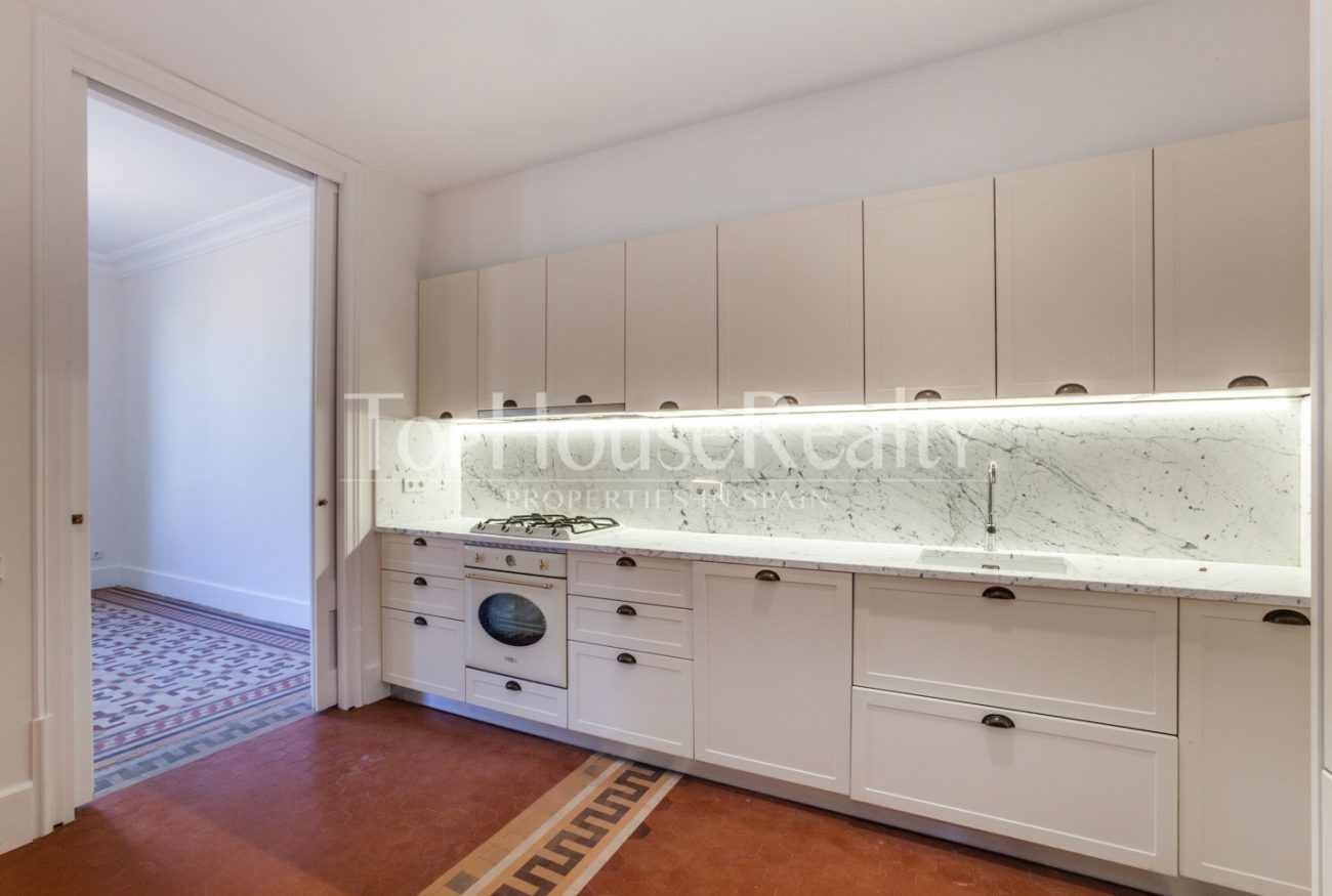 Stately flat on Gran Via