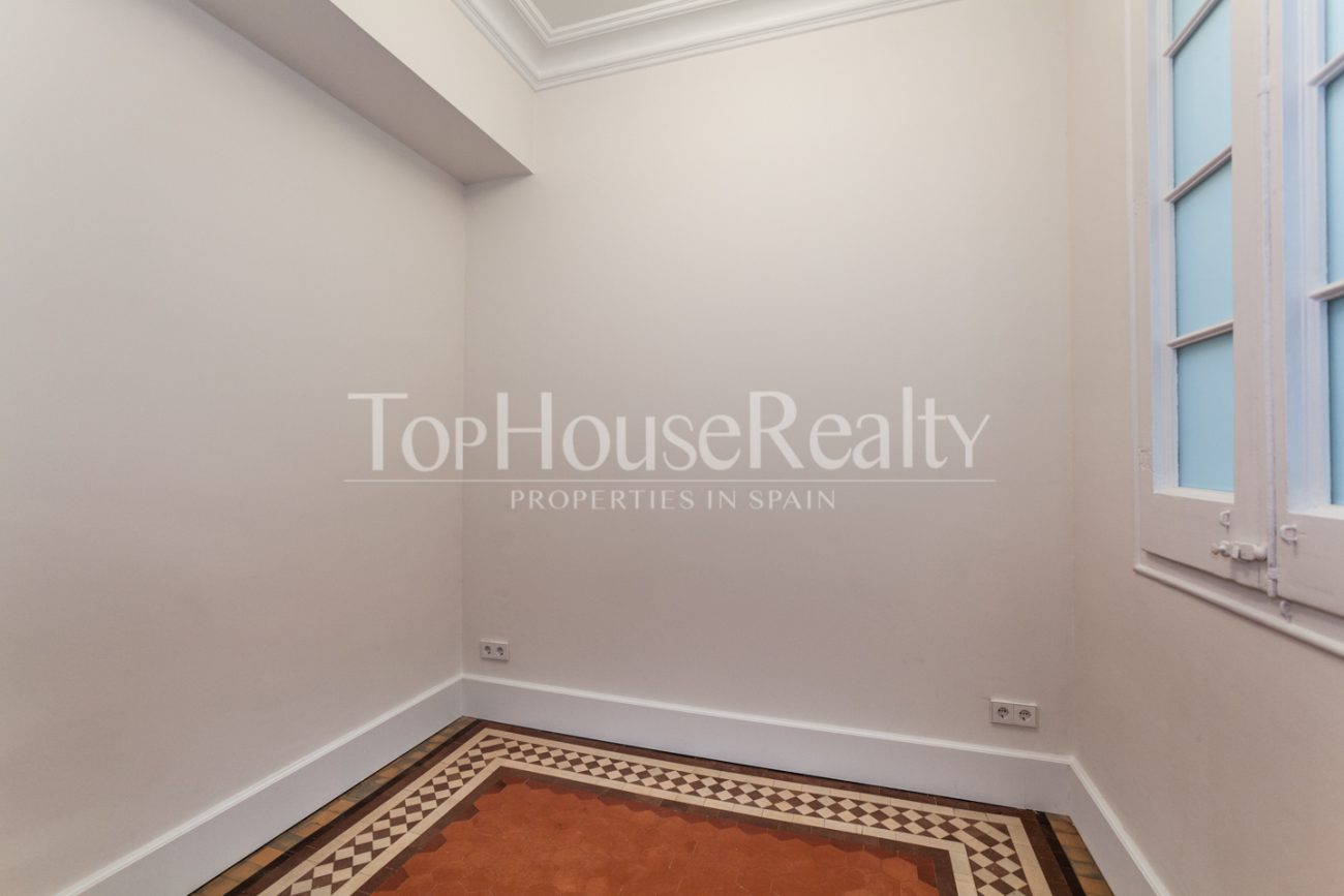 Stately flat on Gran Via