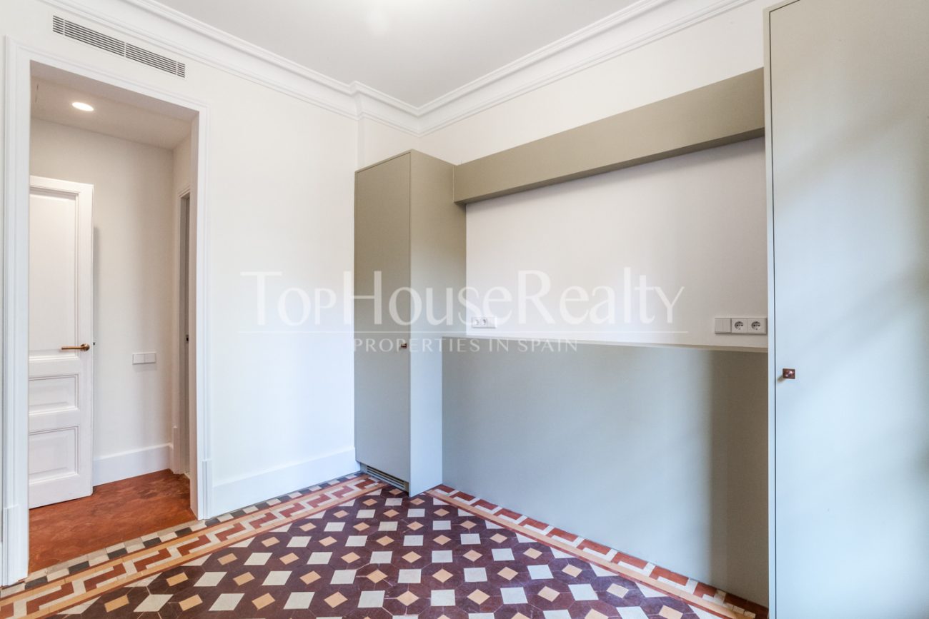 Stately flat on Gran Via