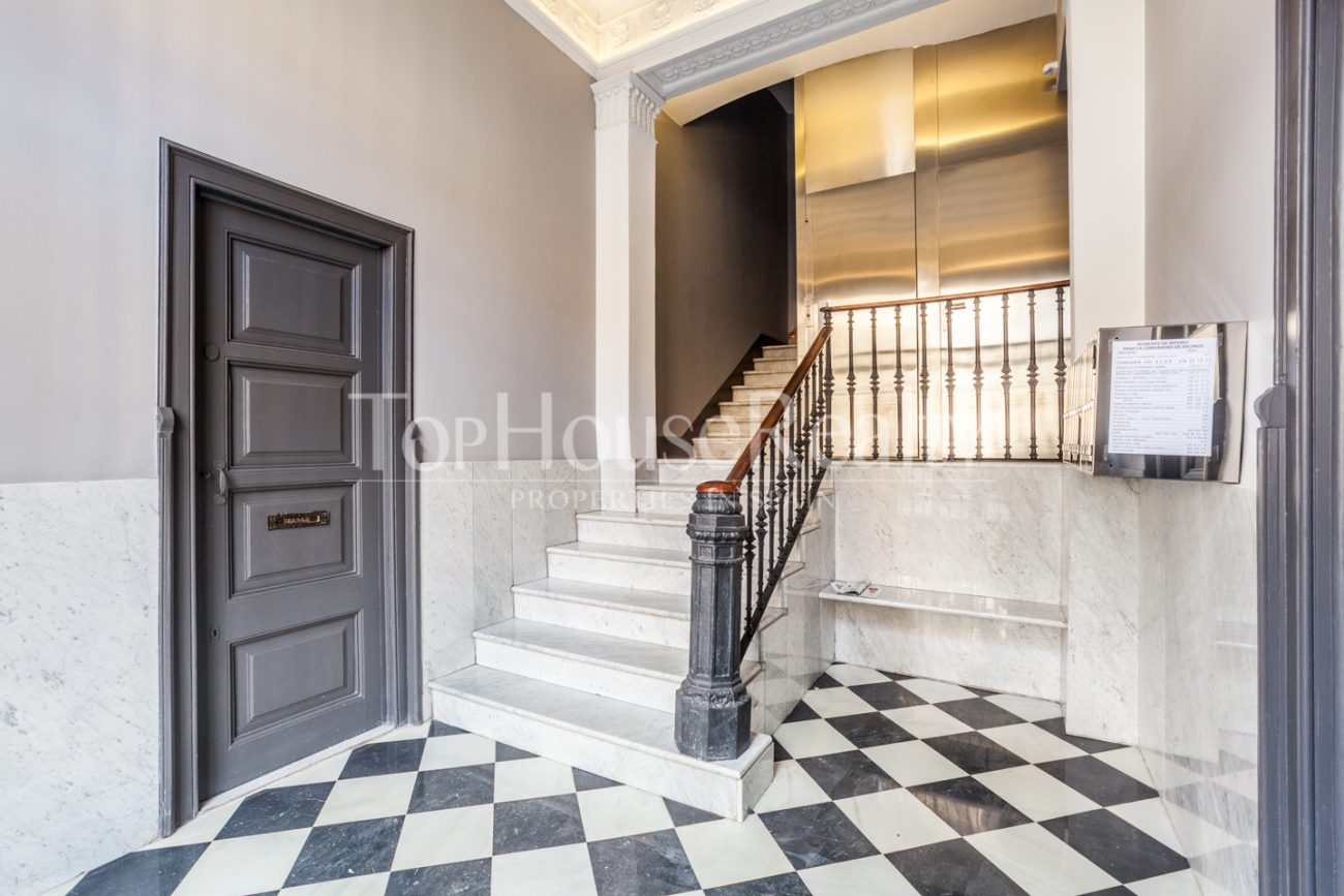 Stately flat on Gran Via