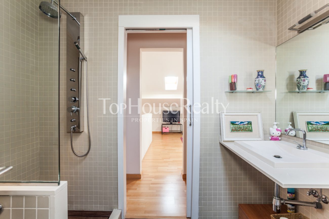 Comfortable duplex in la Bonanova