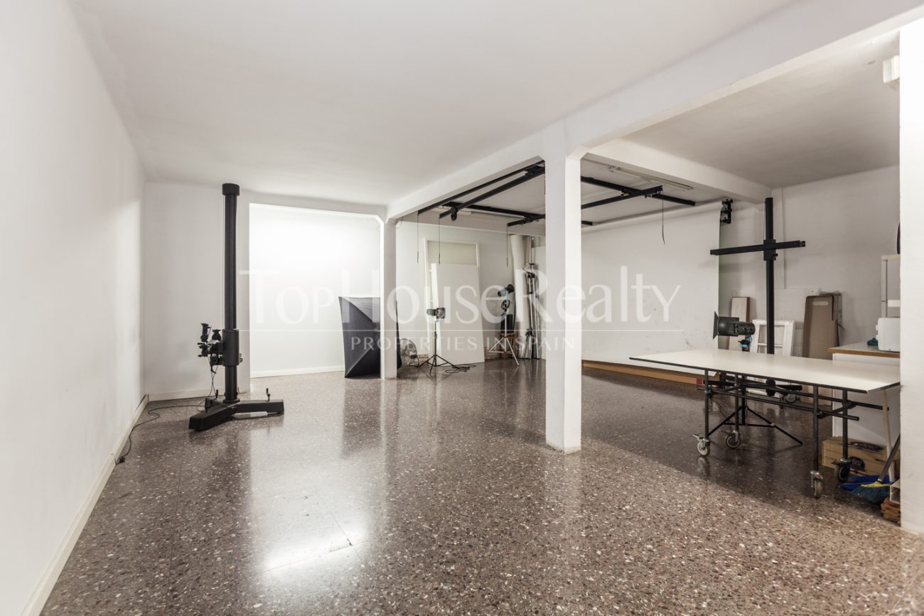 Commercial property on carrer Saragossa