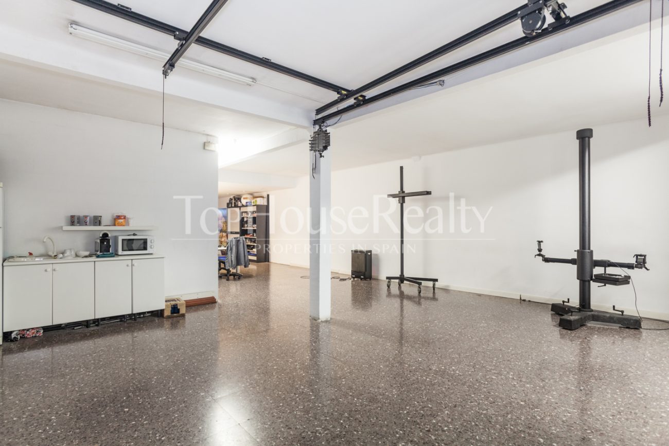 Commercial property on carrer Saragossa