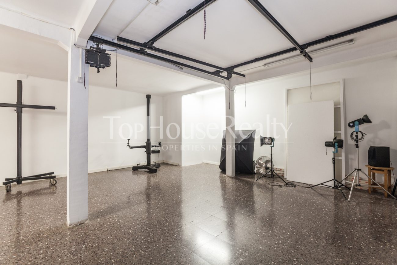 Commercial property on carrer Saragossa