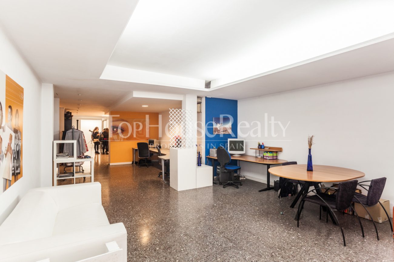 Commercial property on carrer Saragossa