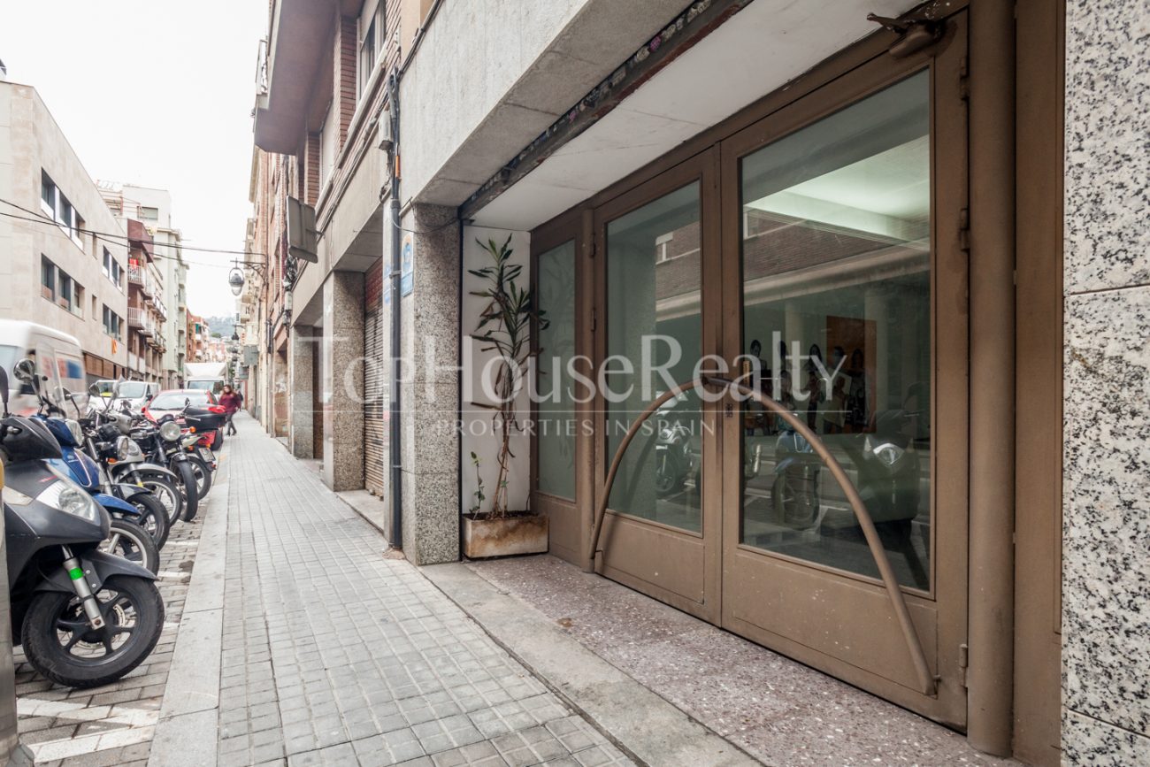 Commercial property on carrer Saragossa