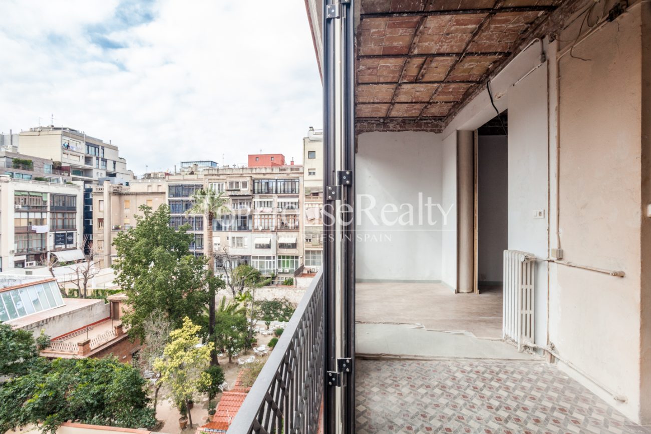 Majestic flat in listed building