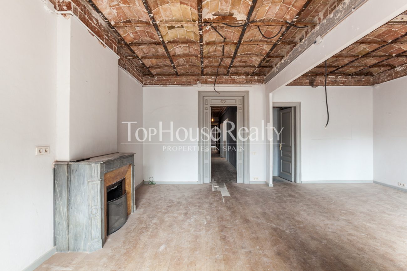 Majestic flat in listed building