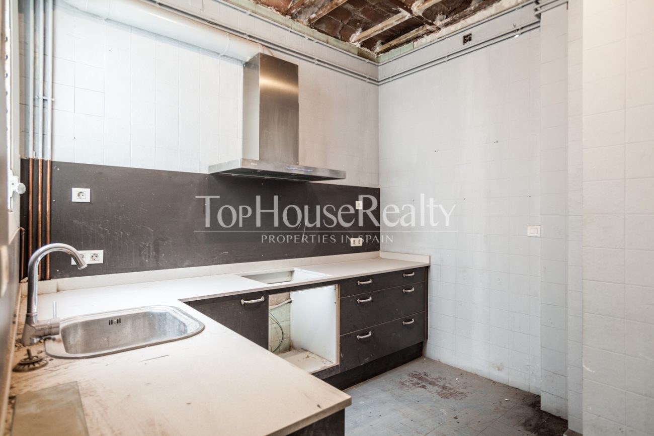 Majestic flat in listed building