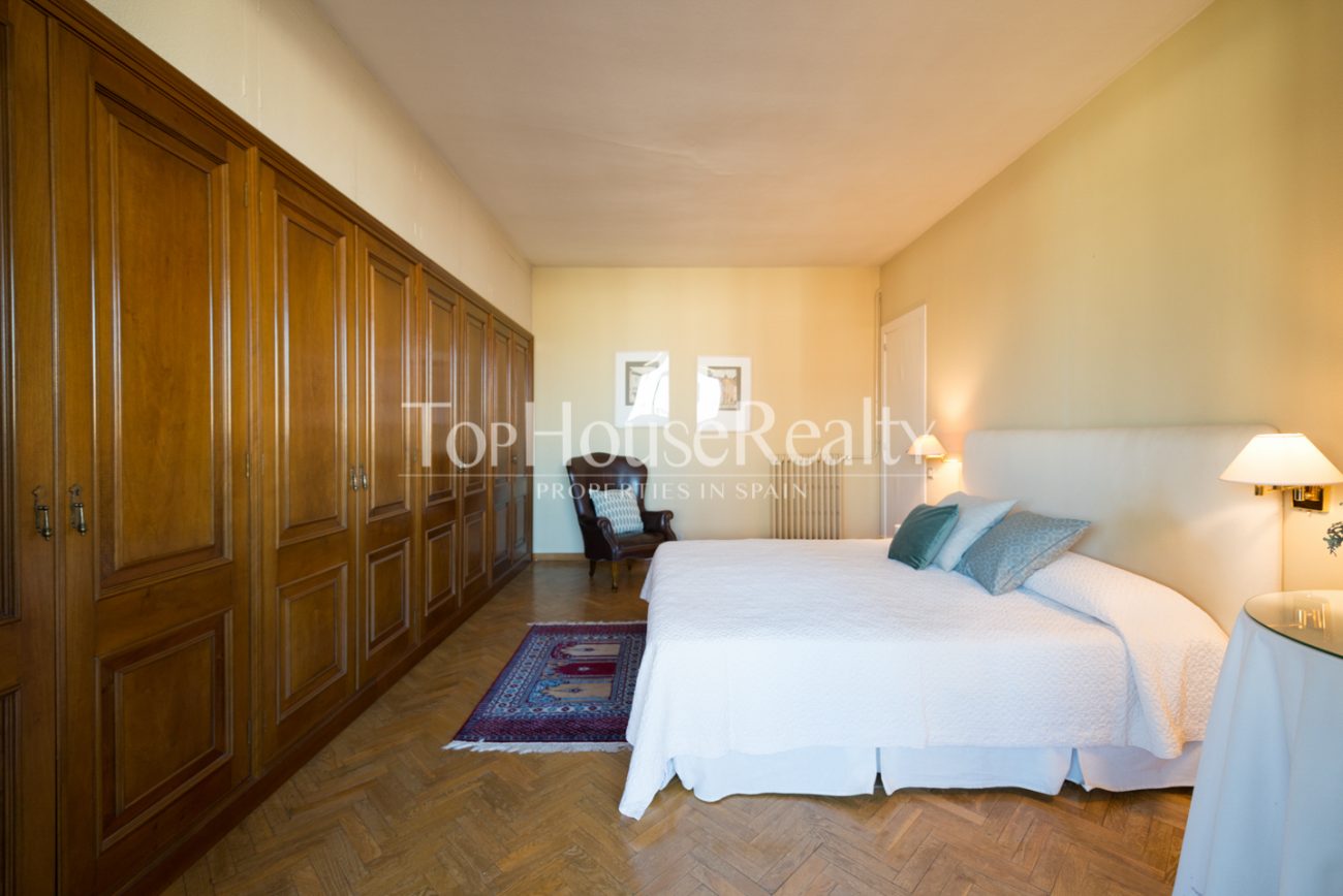 Apartment to renovate in Eixample