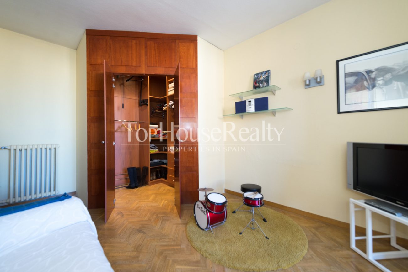 Apartment to renovate in Eixample