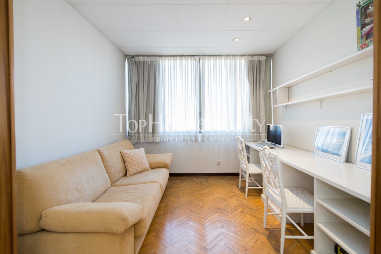 Apartment to renovate in Eixample