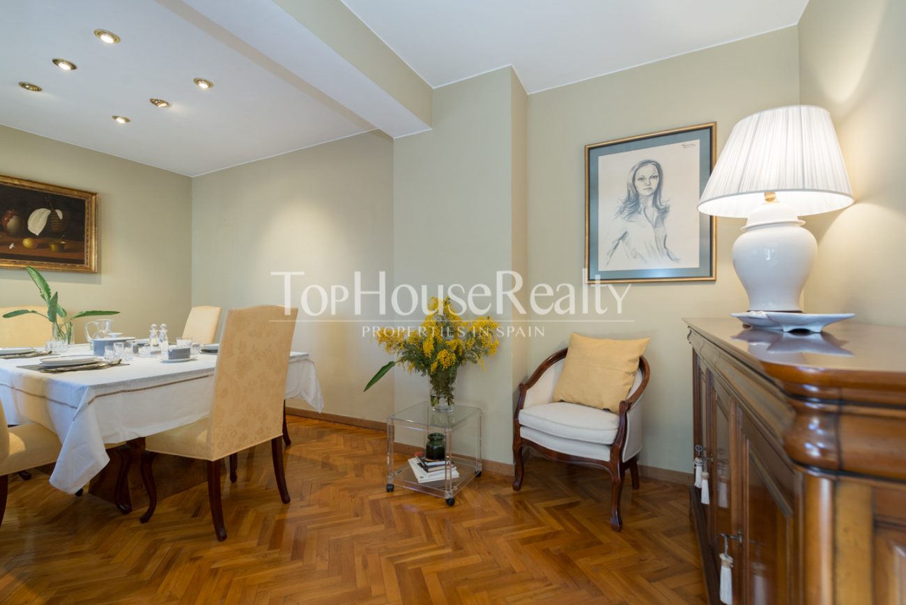 Apartment to renovate in Eixample