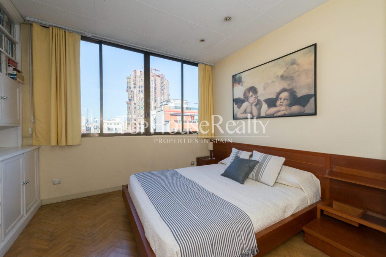 Apartment to renovate in Eixample