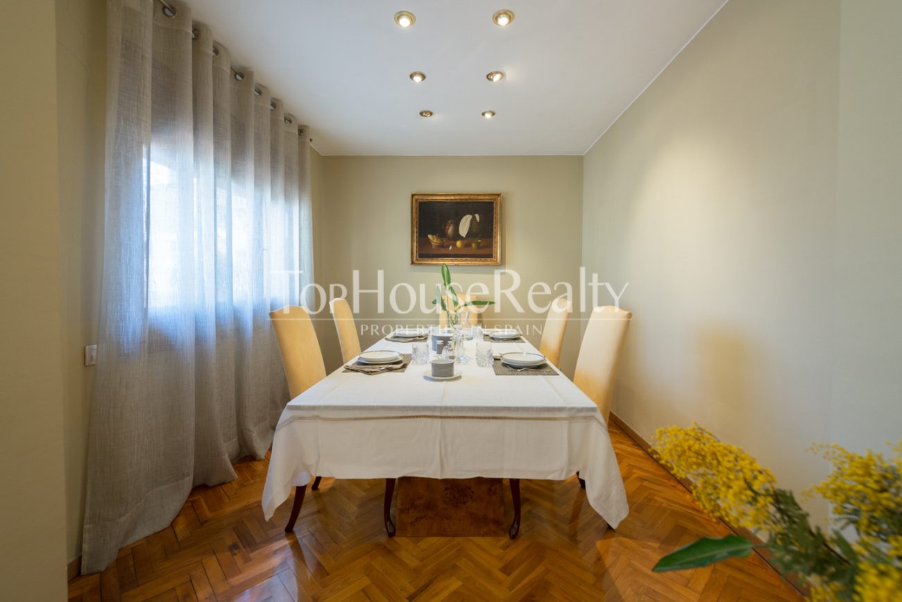 Apartment to renovate in Eixample