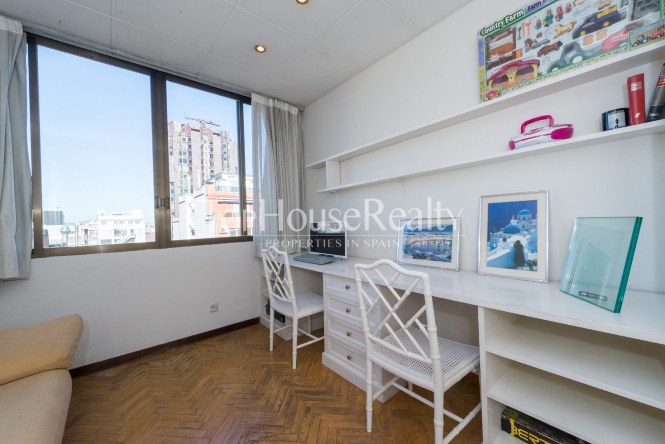 Apartment to renovate in Eixample