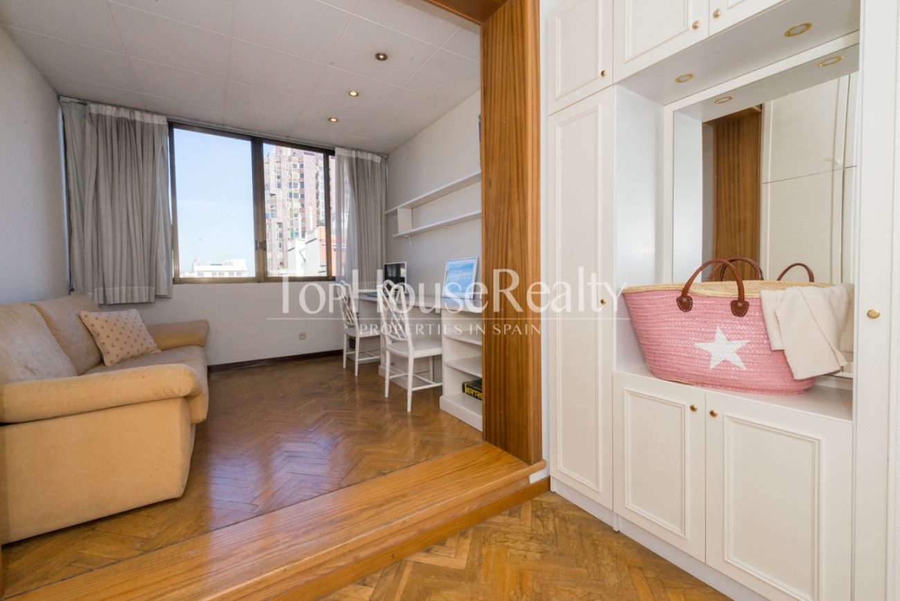 Apartment to renovate in Eixample