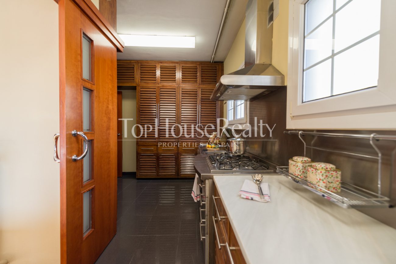 Apartment to renovate in Eixample