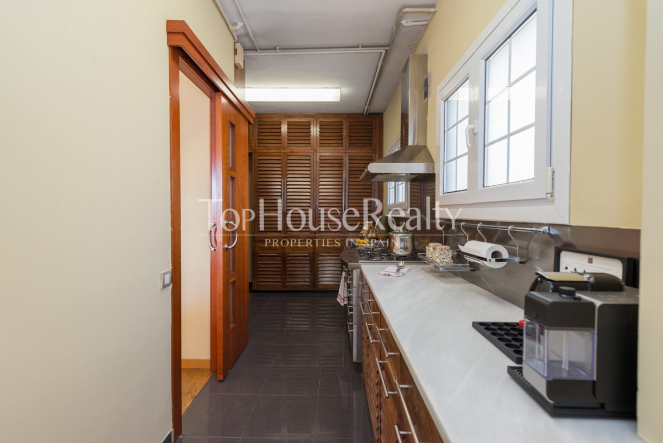 Apartment to renovate in Eixample