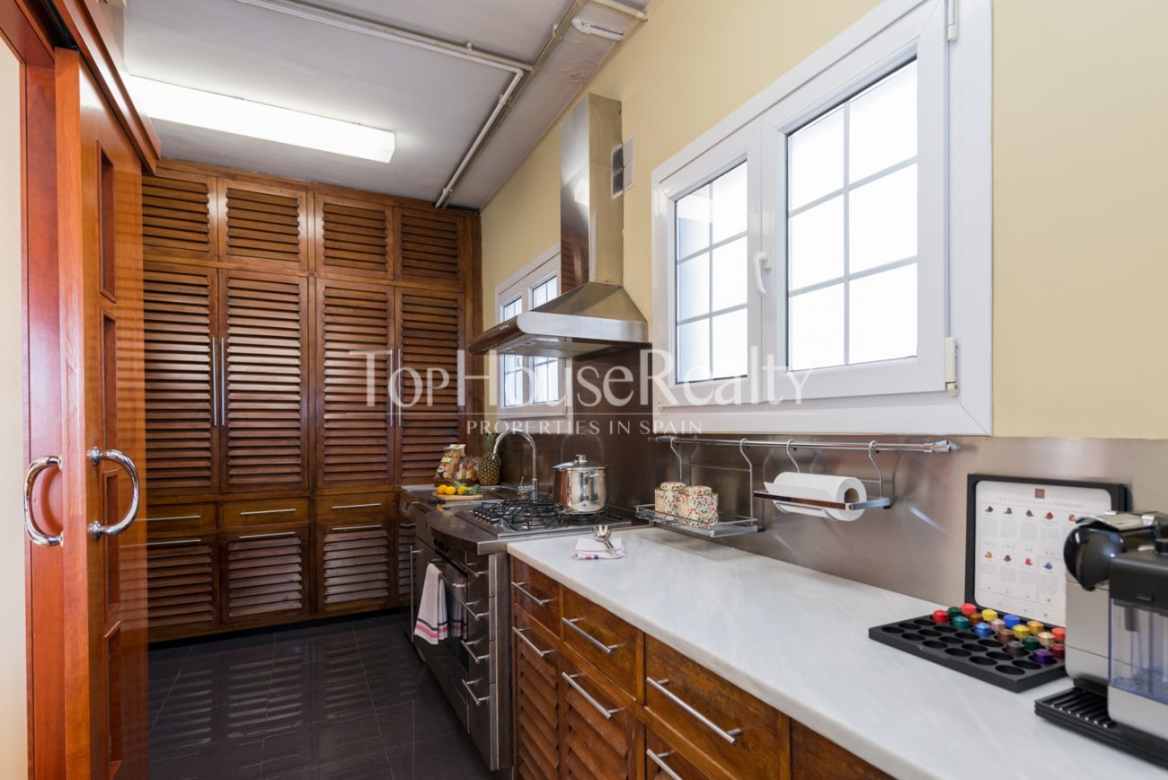 Apartment to renovate in Eixample