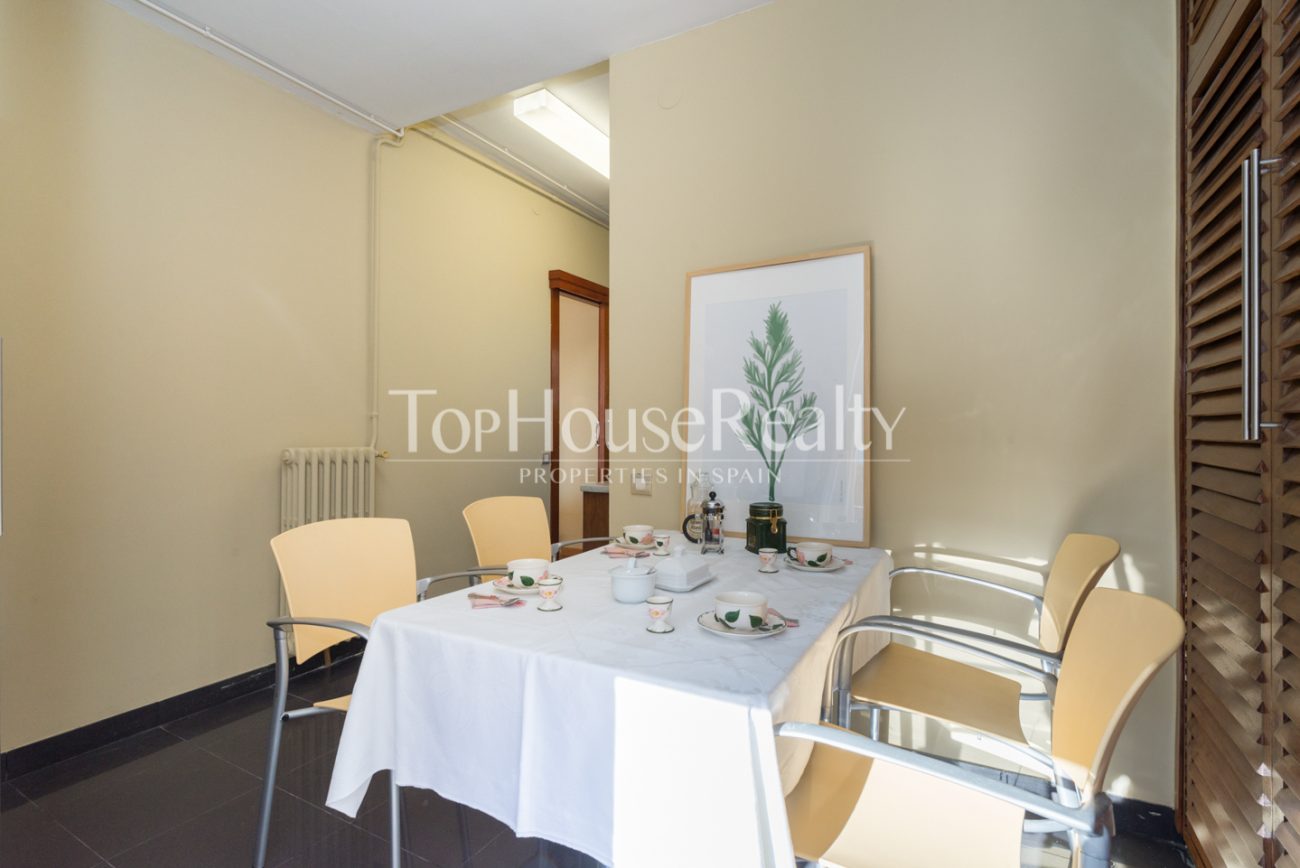 Apartment to renovate in Eixample