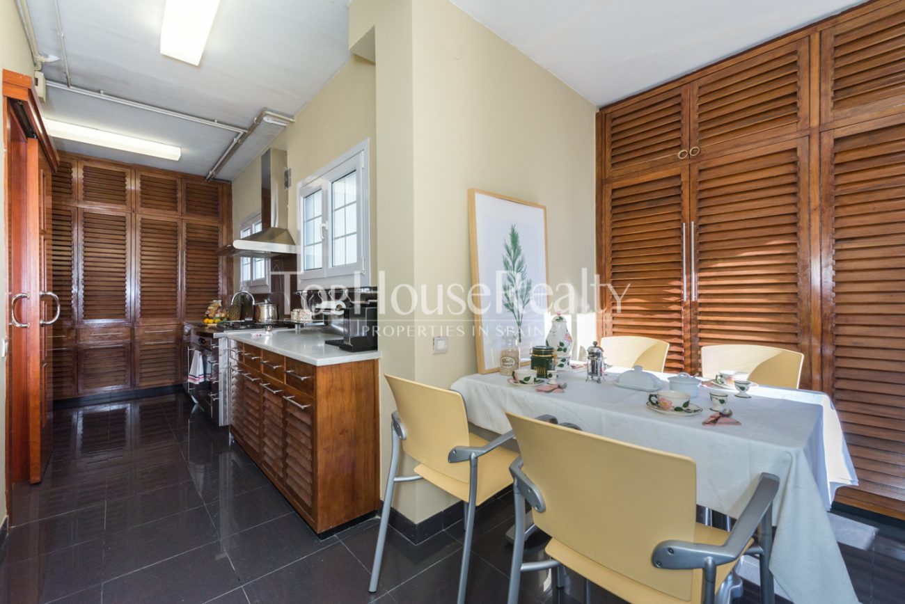 Apartment to renovate in Eixample