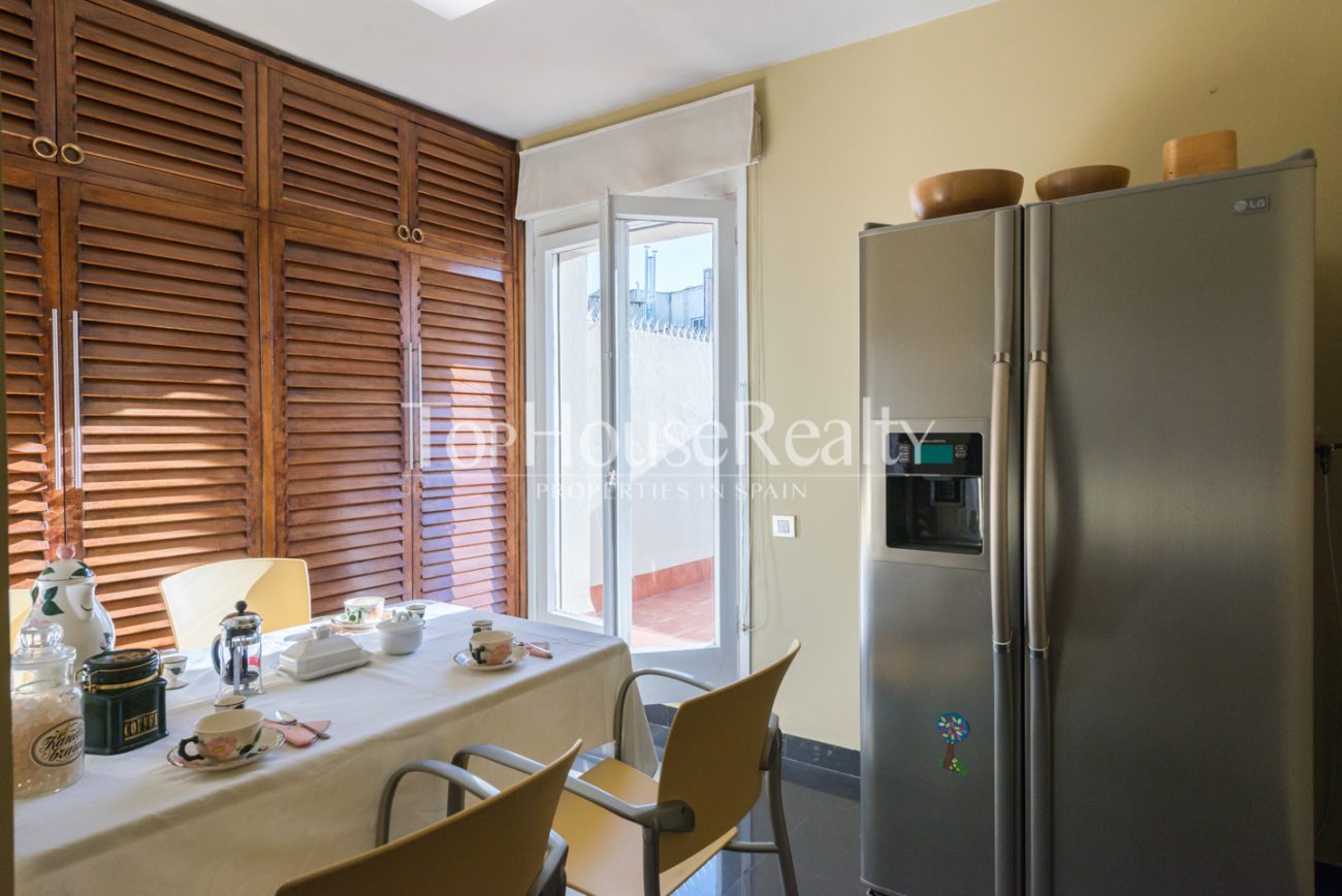 Apartment to renovate in Eixample