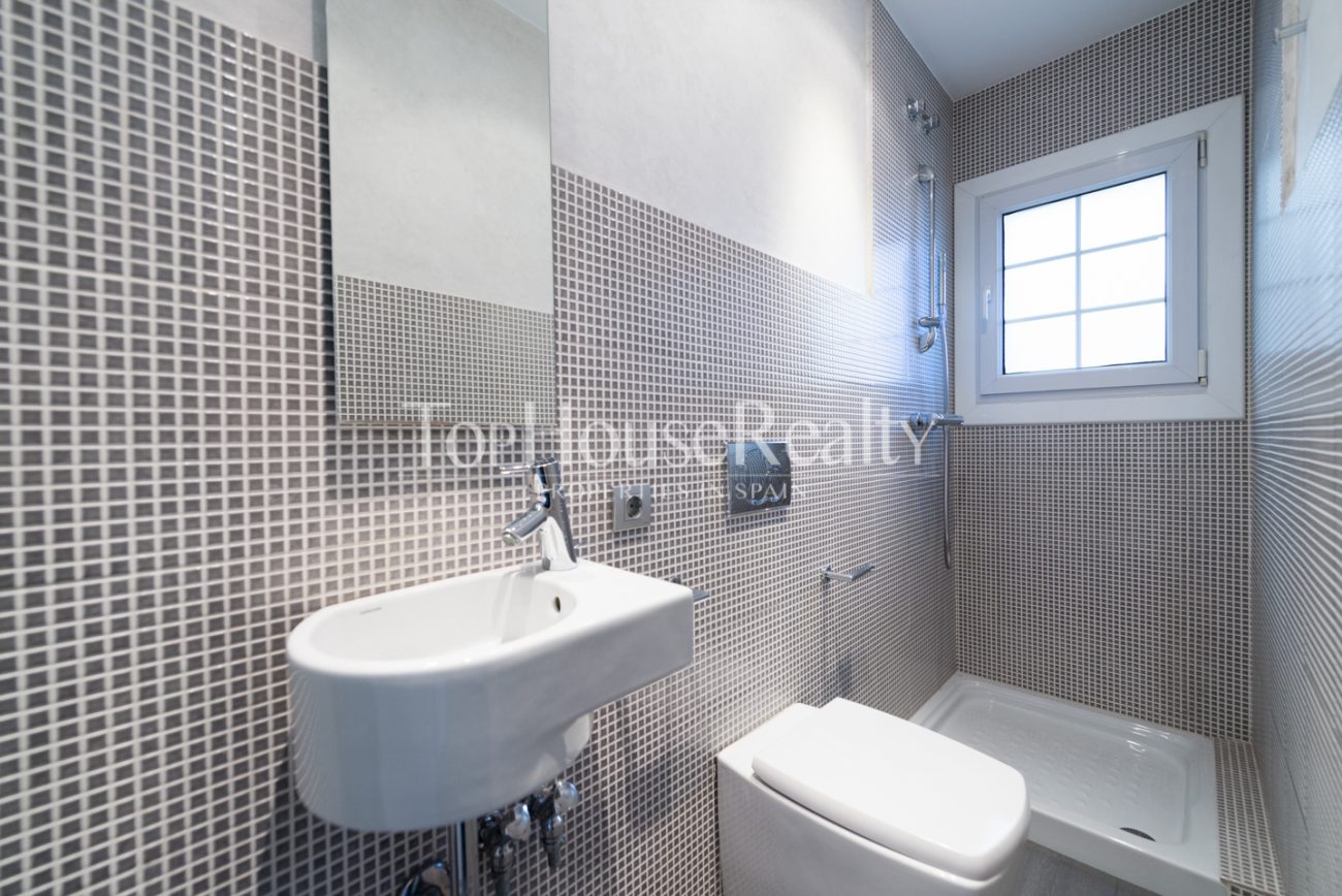 Apartment to renovate in Eixample