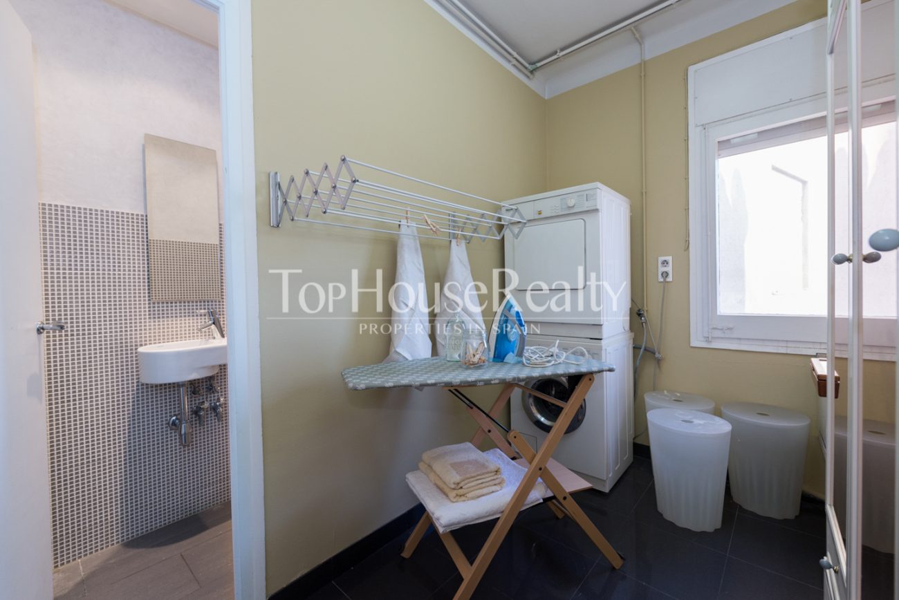 Apartment to renovate in Eixample